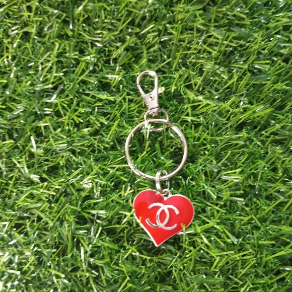 Women's fashion jewelry red heart charm keychain style - Picture 1 of 4